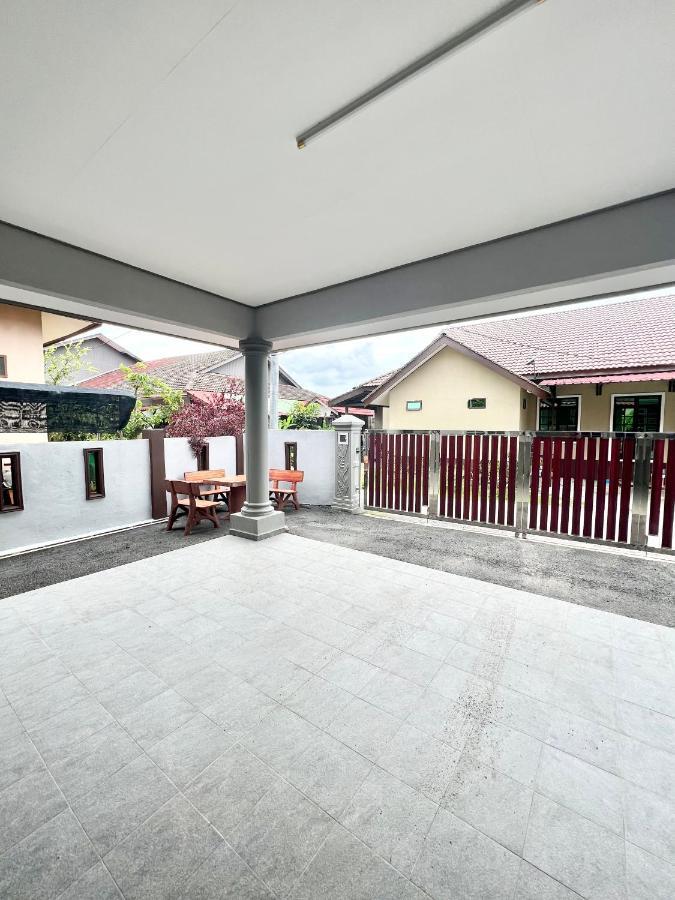 Teratai Homestay 3 Batu Buruk Куала-Тренгану Экстерьер фото