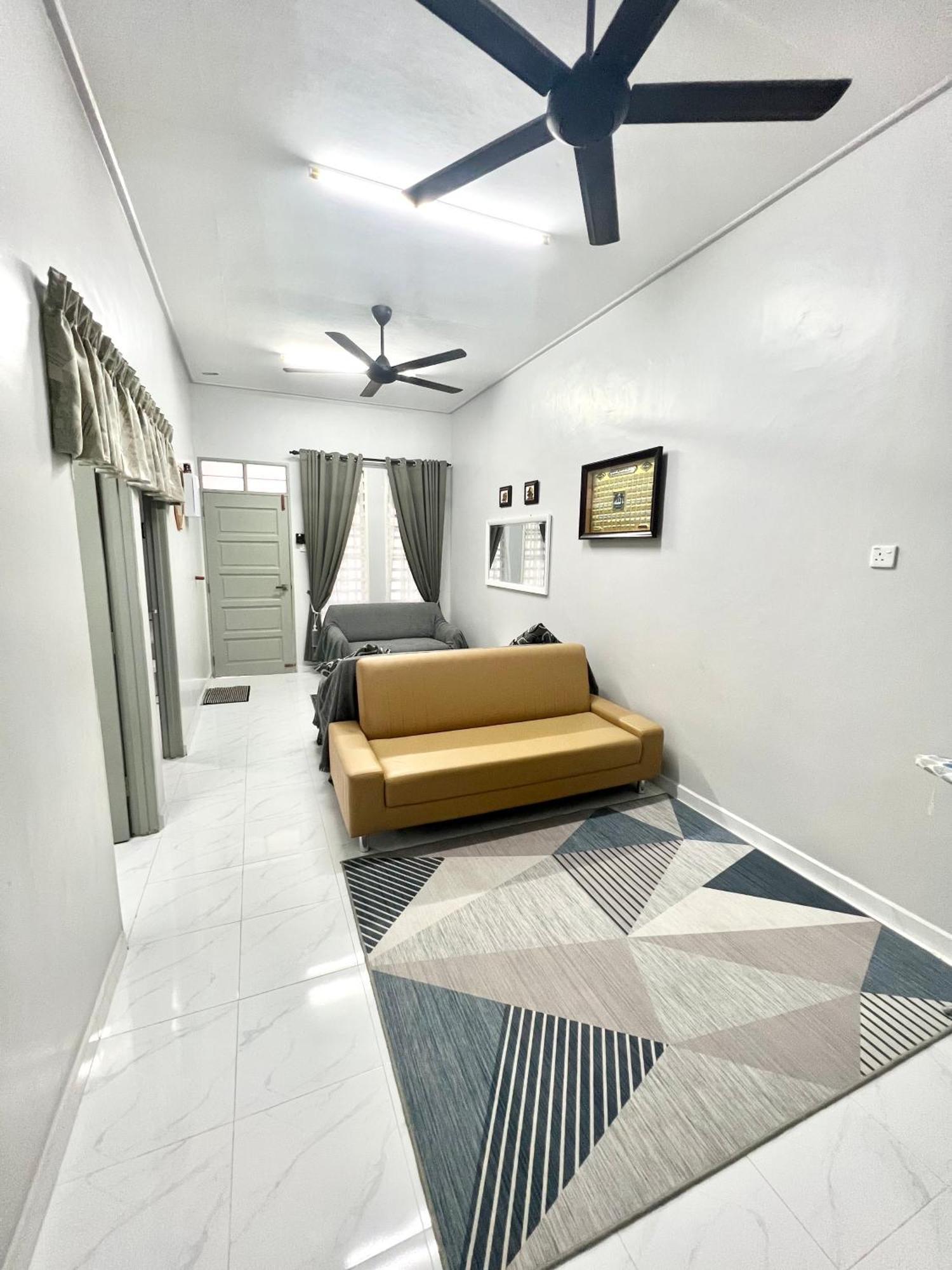 Teratai Homestay 3 Batu Buruk Куала-Тренгану Экстерьер фото